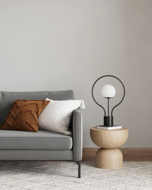 Shell Table Lamp with seashell organic curves for warm light مصباح طاولة بشكل صدفة بانحناءات عضوية لإضاءة دافئة