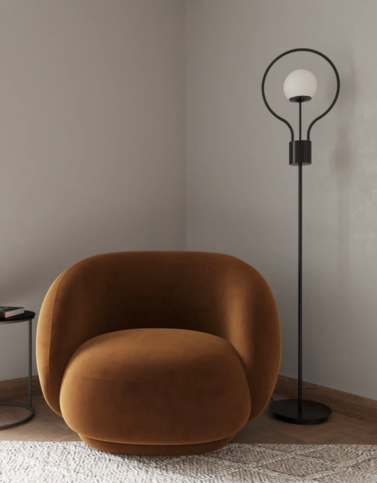 Shell floor lamp with seashell inspired organic curves and soft light مصباح ارضي شيل بانحناءات عضوية مستوحاة من المحار مع اضاءة ناعمة