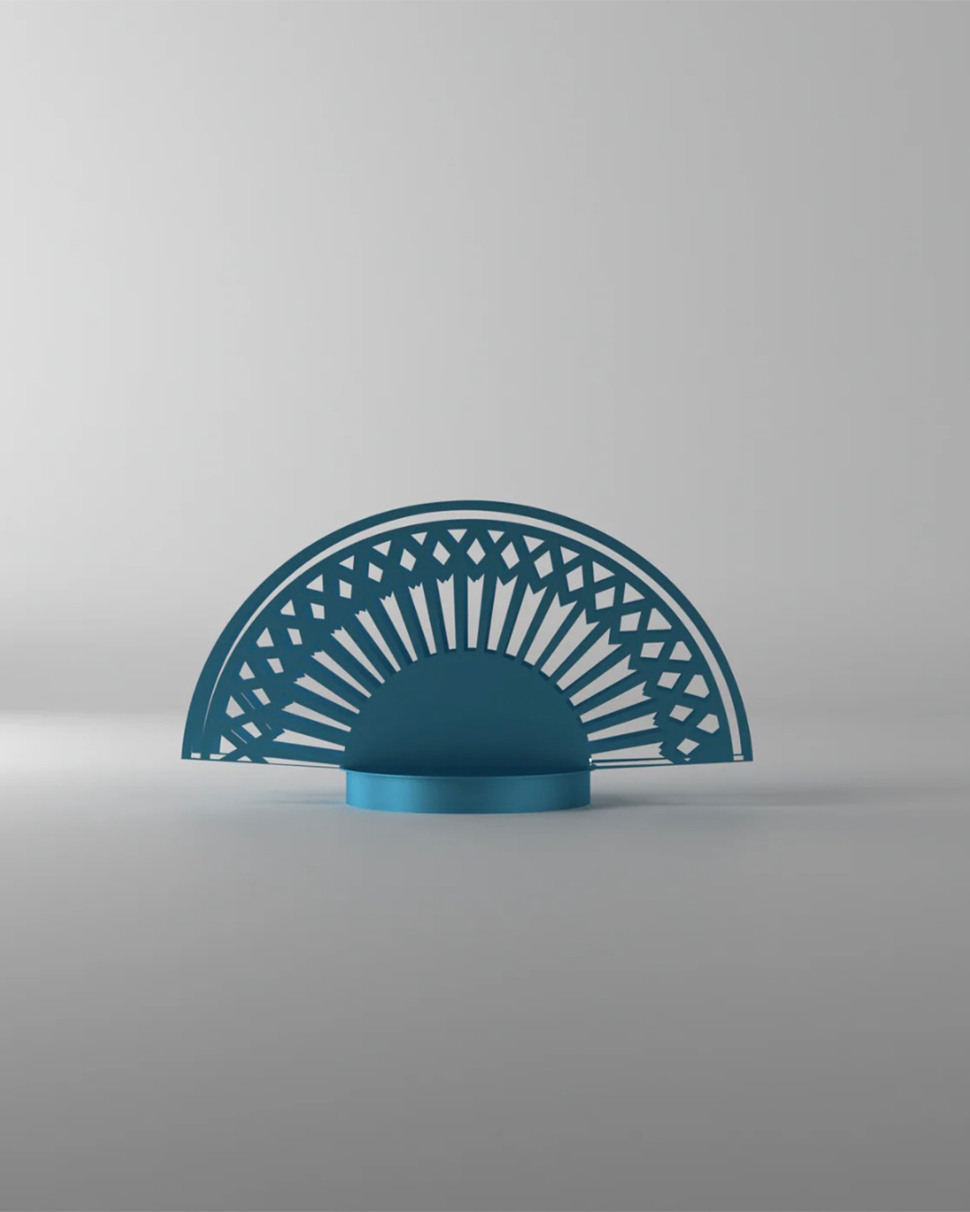 Breeze table lamp with fan inspired elegant curves and three light settings مصباح طاولة بريز بتصميم مروحة بانحناءات أنيقة وثلاثة إعدادات إضاءة