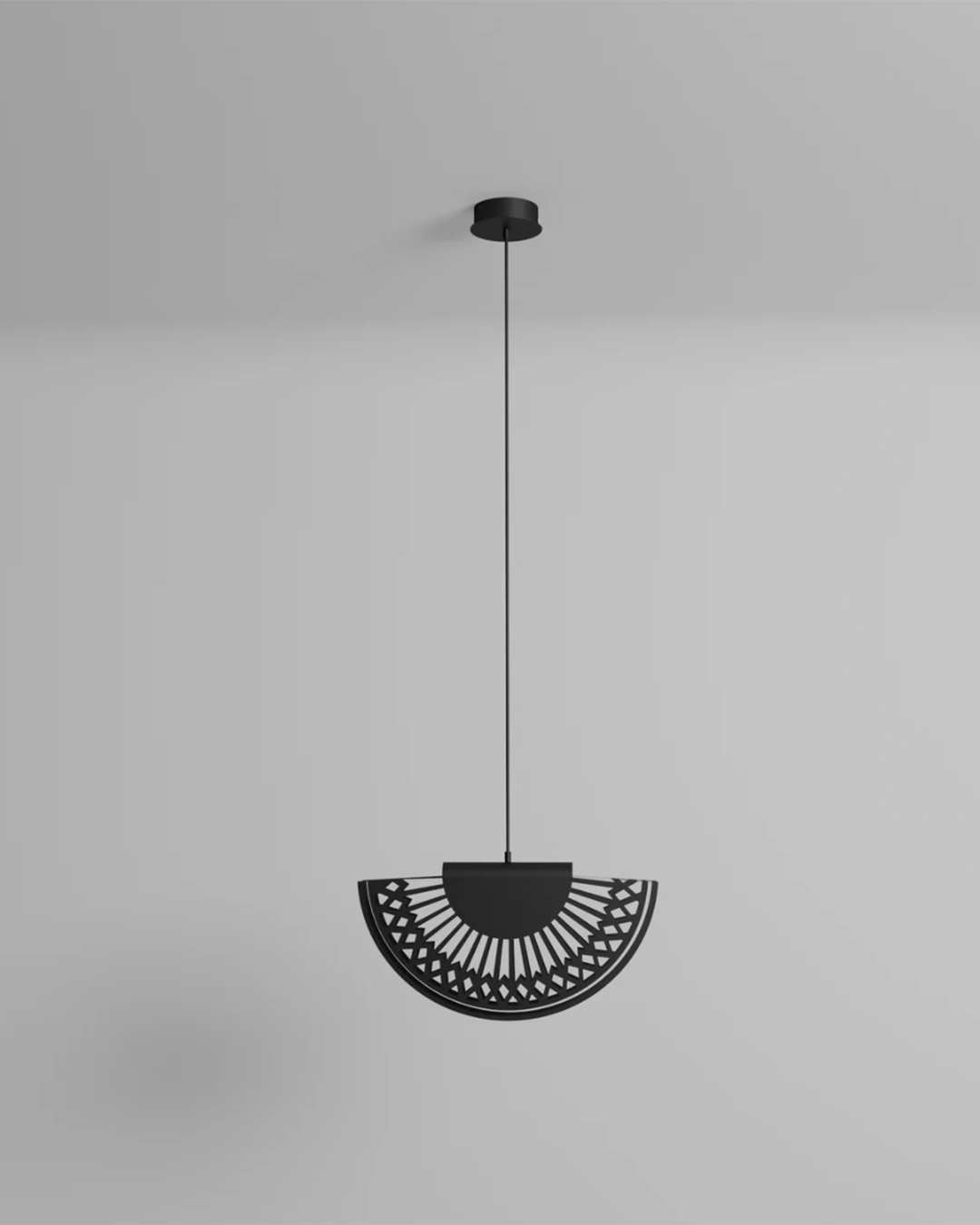 Breeze pendant light with elegant fan inspired curves and soft light مصباح معلق بريز بانحناءات مروحية أنيقة مع إضاءة ناعمة