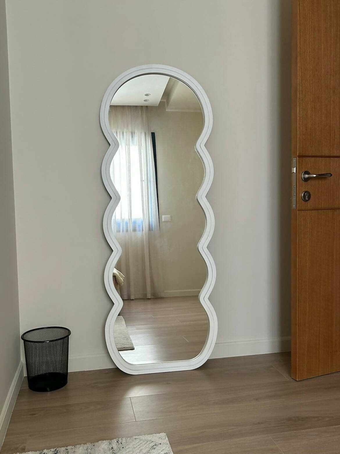 M98- Curvy Floor Mirror- White