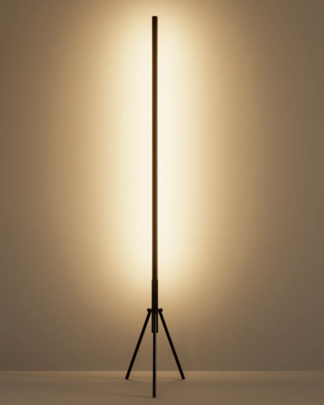 Zen floor lamp with slim minimalist structure for calm ambient lighting مصباح أرضي بتصميم نحيف وبسيط لإضاءة هادئة