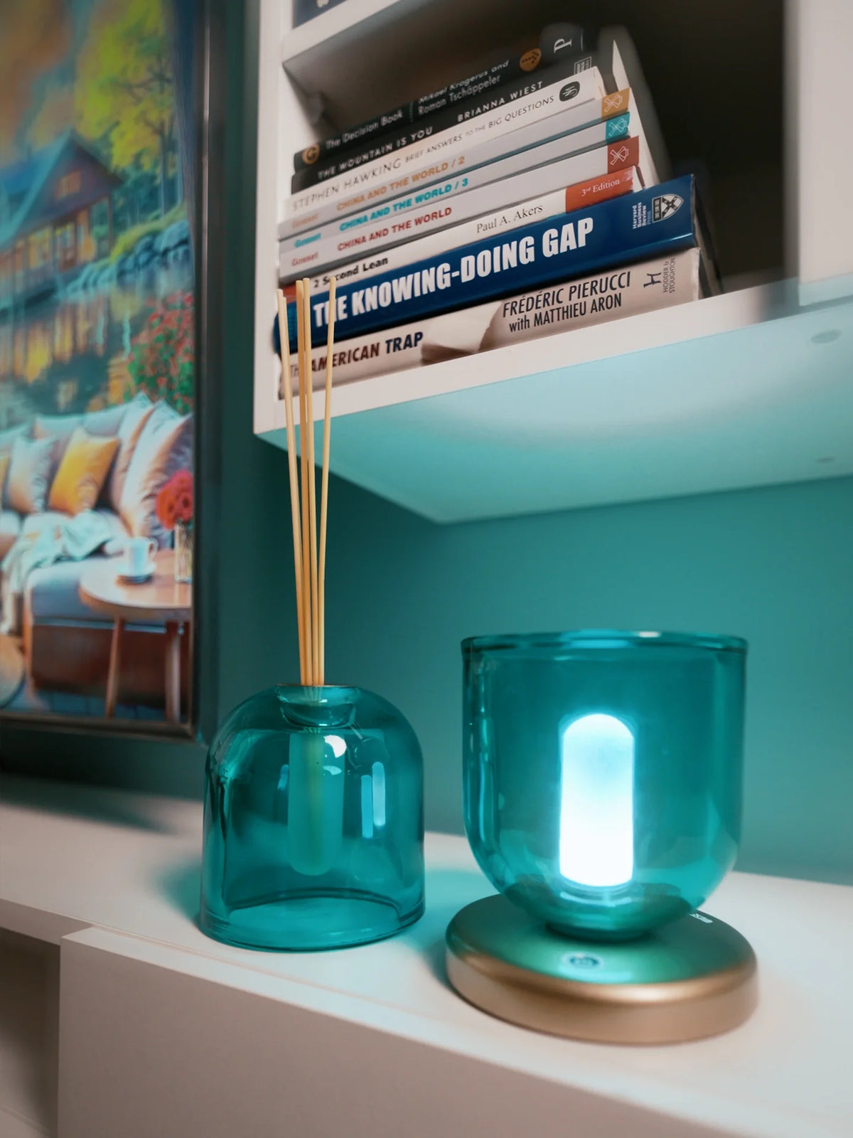 Cartouche Table Lamp product view 4, table lamp with a sculptural interpretation of Egyptian design | أباجورة كارتوش، صورة رقم 4، بزجاج منفوخ وقاعدة معدنية