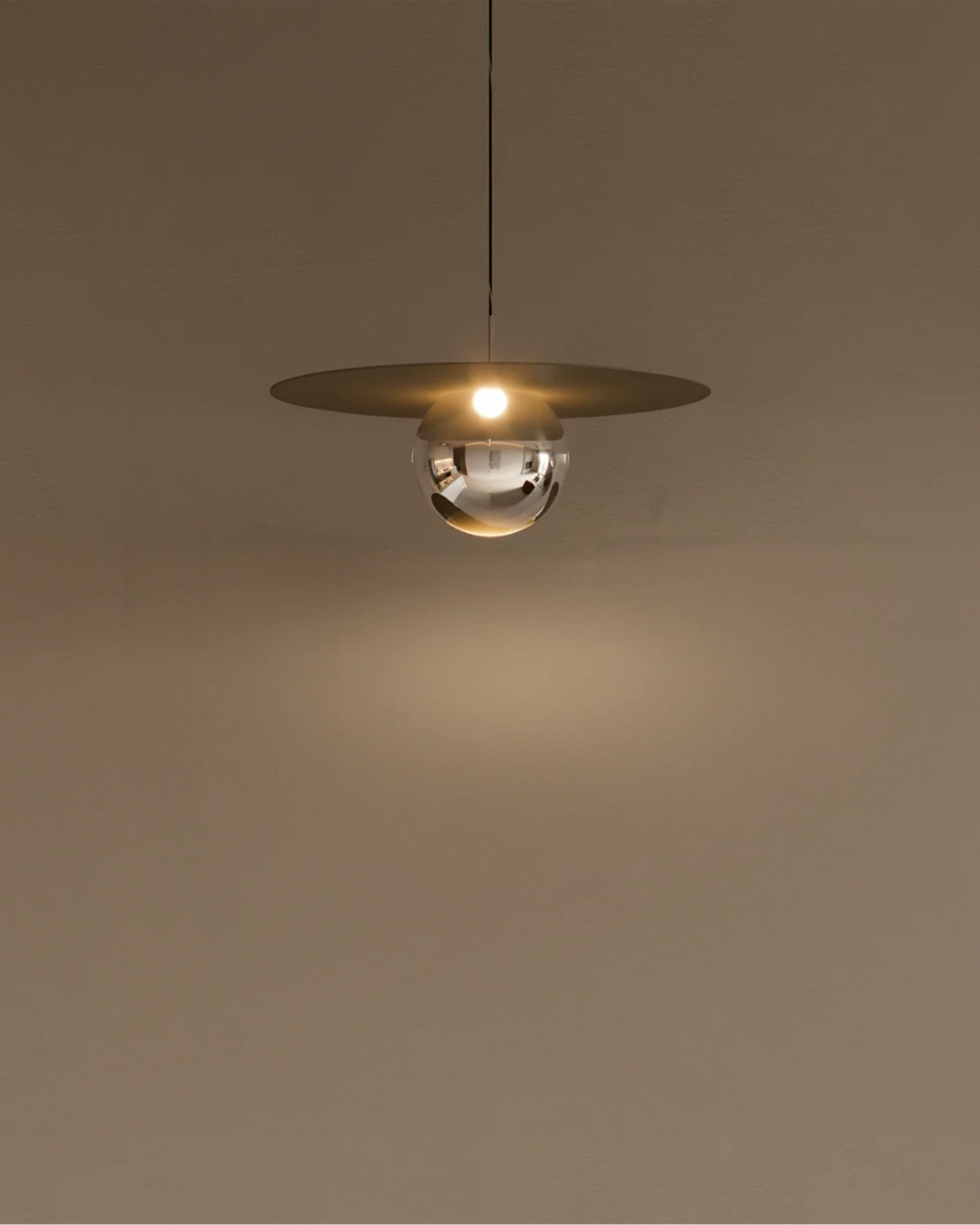 Troika single pendant light with triple harmony decorative design مصباح معلق ترويكا سينجل بتصميم زخرفي متناغم ثلاثي العناصر