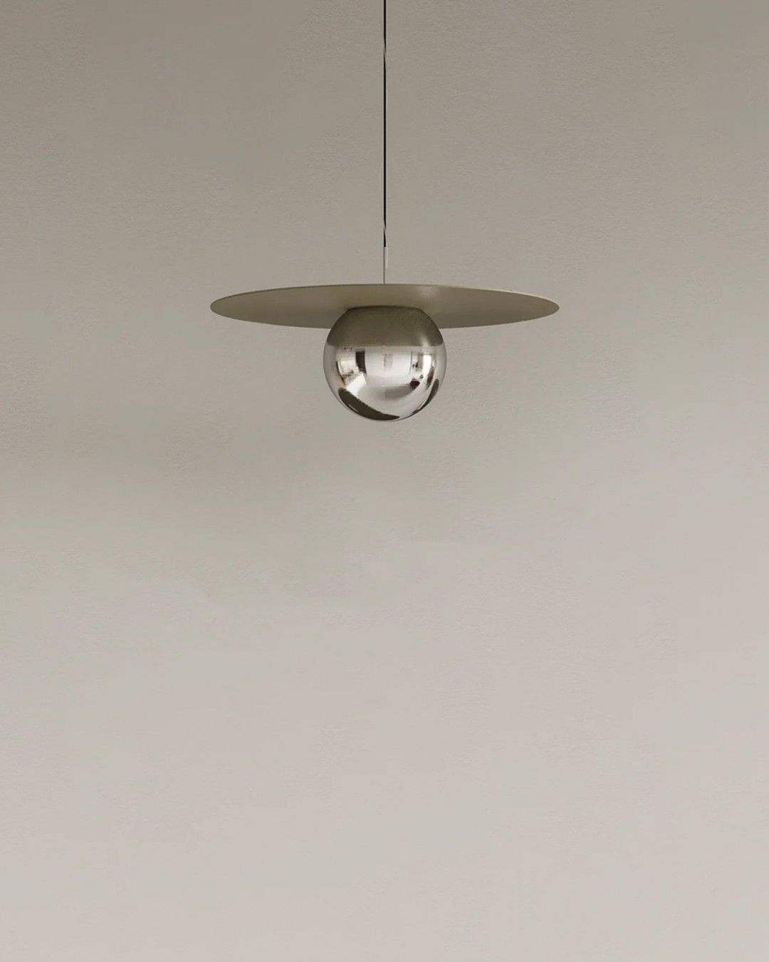 Troika single pendant light with triple harmony decorative design مصباح معلق ترويكا سينجل بتصميم زخرفي متناغم ثلاثي العناصر
