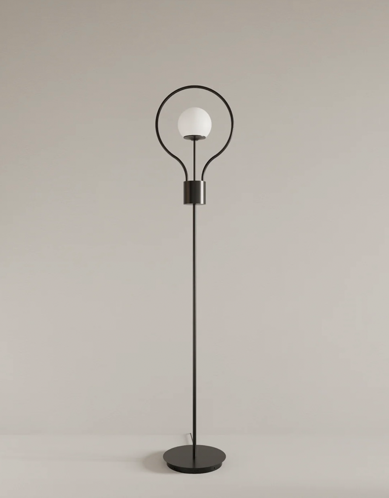 Shell floor lamp with seashell inspired organic curves and soft light مصباح ارضي شيل بانحناءات عضوية مستوحاة من المحار مع اضاءة ناعمة