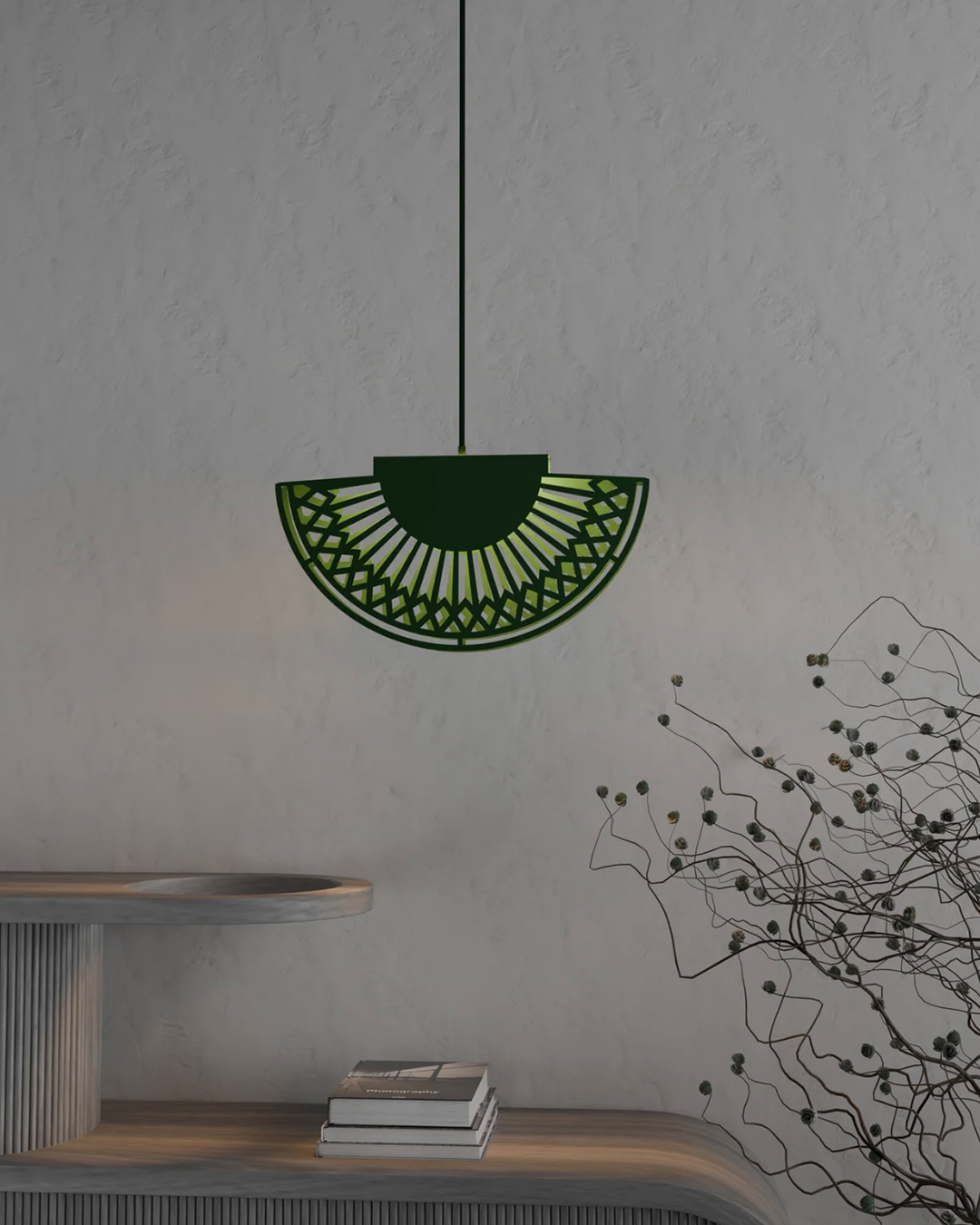 Breeze pendant light with elegant fan inspired curves and soft light مصباح معلق بريز بانحناءات مروحية أنيقة مع إضاءة ناعمة