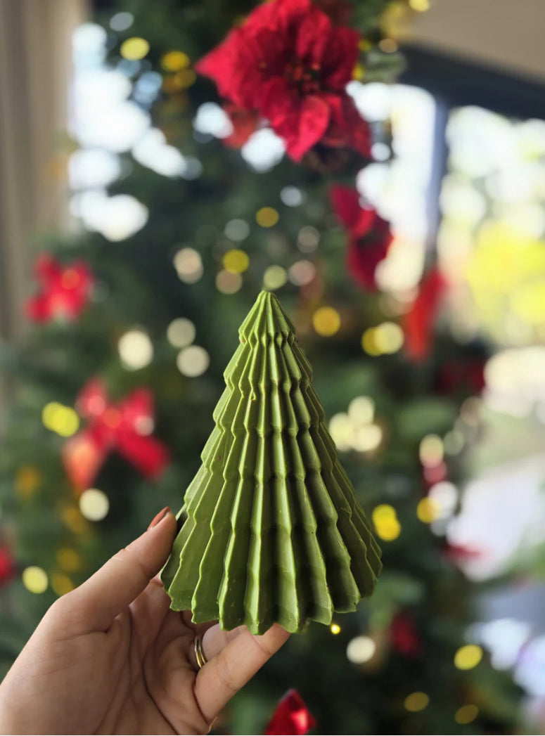 Sweeping Christmas Tree Candle