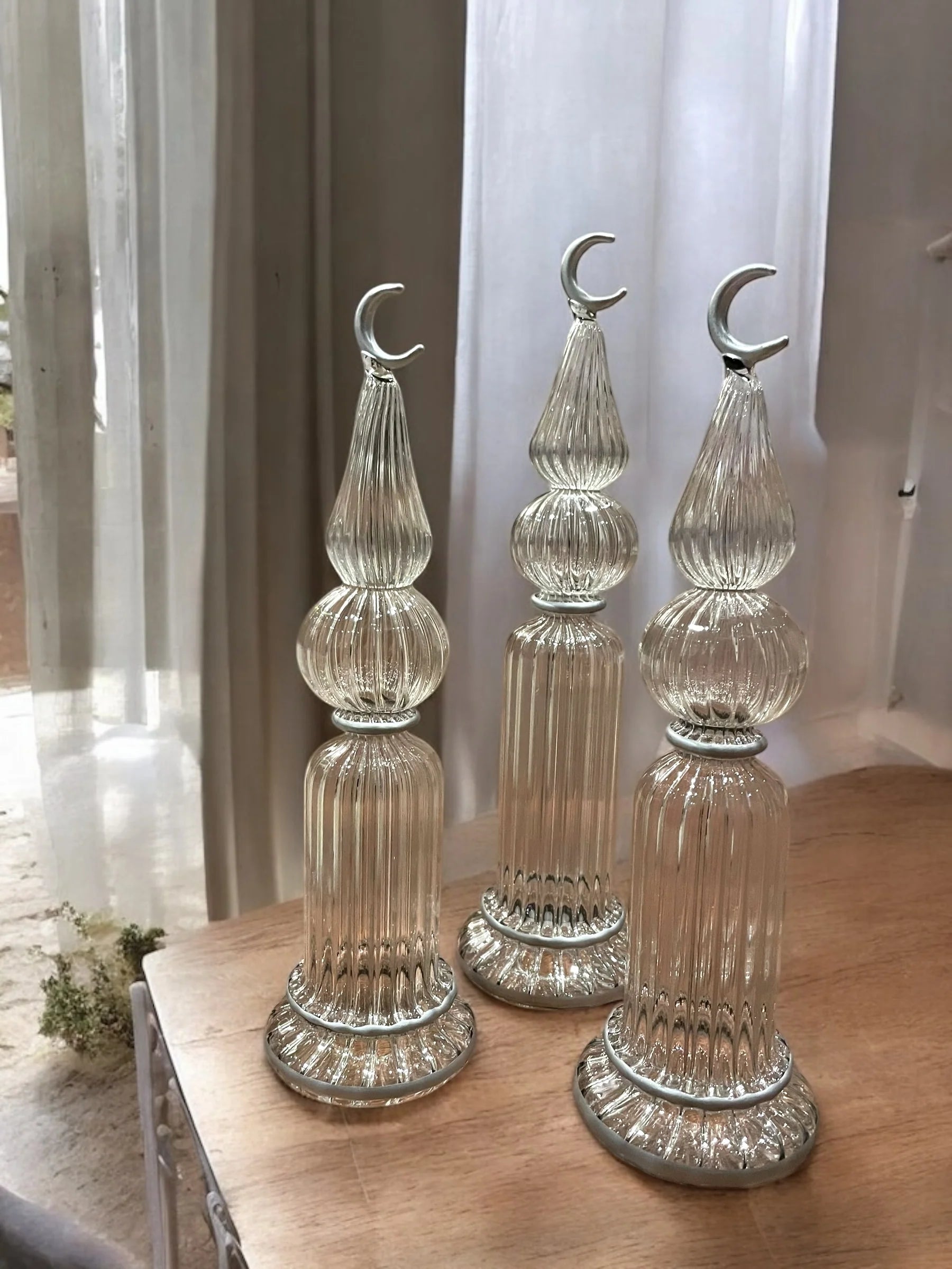 Flowy Transparent Ramadan Silver Pillar