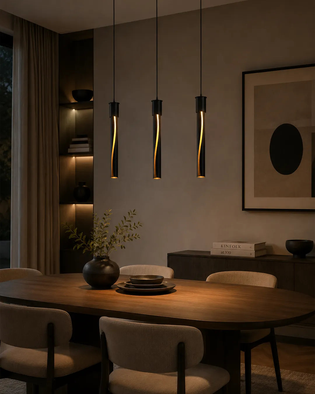 Dew 2 Pendant in a styled interior, pendant with the form and rhythm of dew drops | دلاية ديو 2، داخل مساحة منسقة، قطرتان بتوزيع متوازن