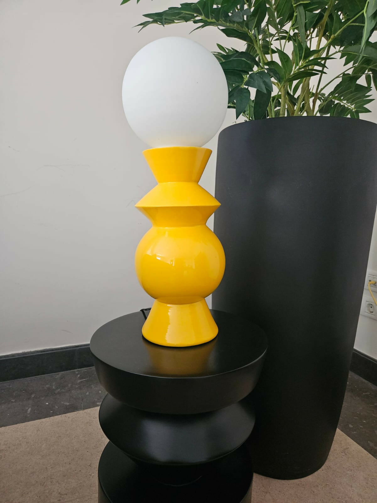 Beacon table lamp