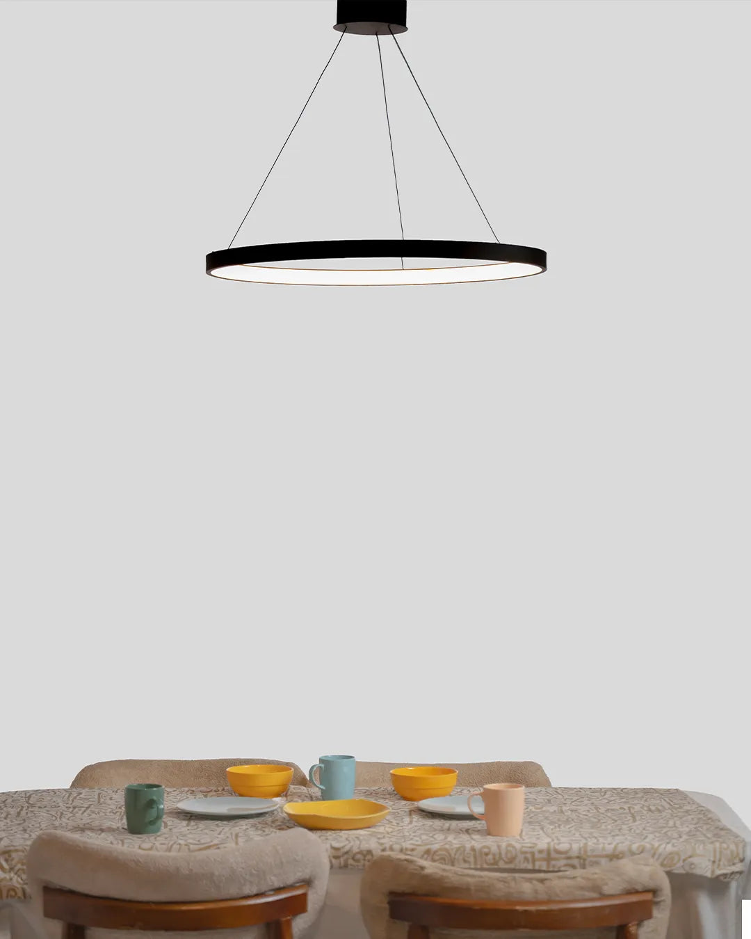 Circlet Pendant product photograph, pendant with a clear luminous circle (image 2) | دلاية سيركلت، حلقة بتشطيب أسود