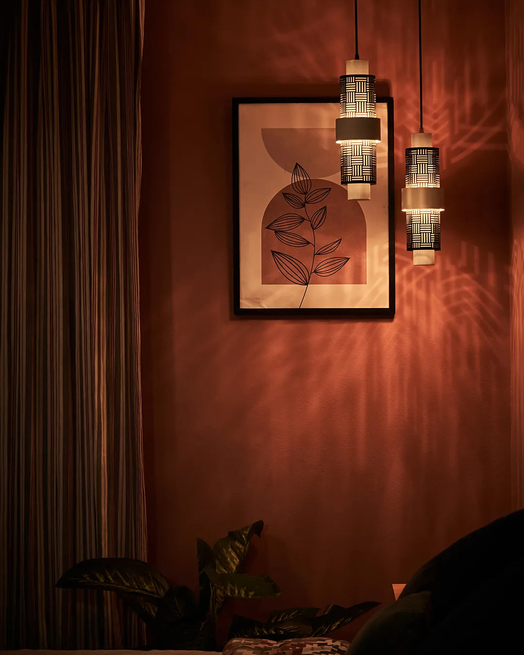 Mellow Pendant product photograph, pendant with a calm shape with two contrasting tones (image 2) | دلاية ميلو، لونان