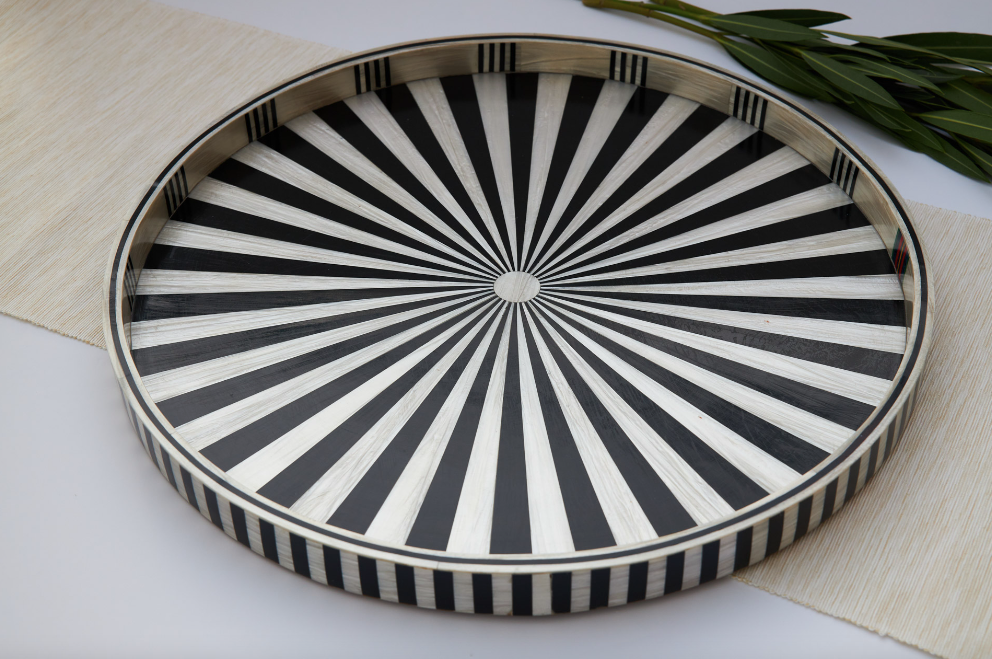 Black Rays Round Tray