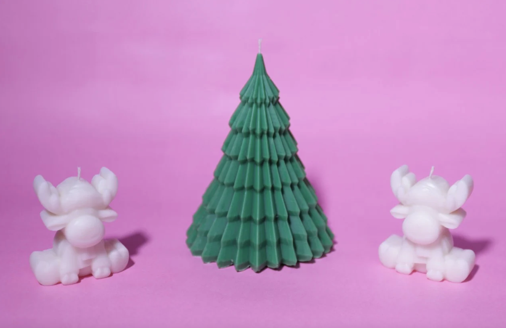 Sweeping Christmas Tree Candle