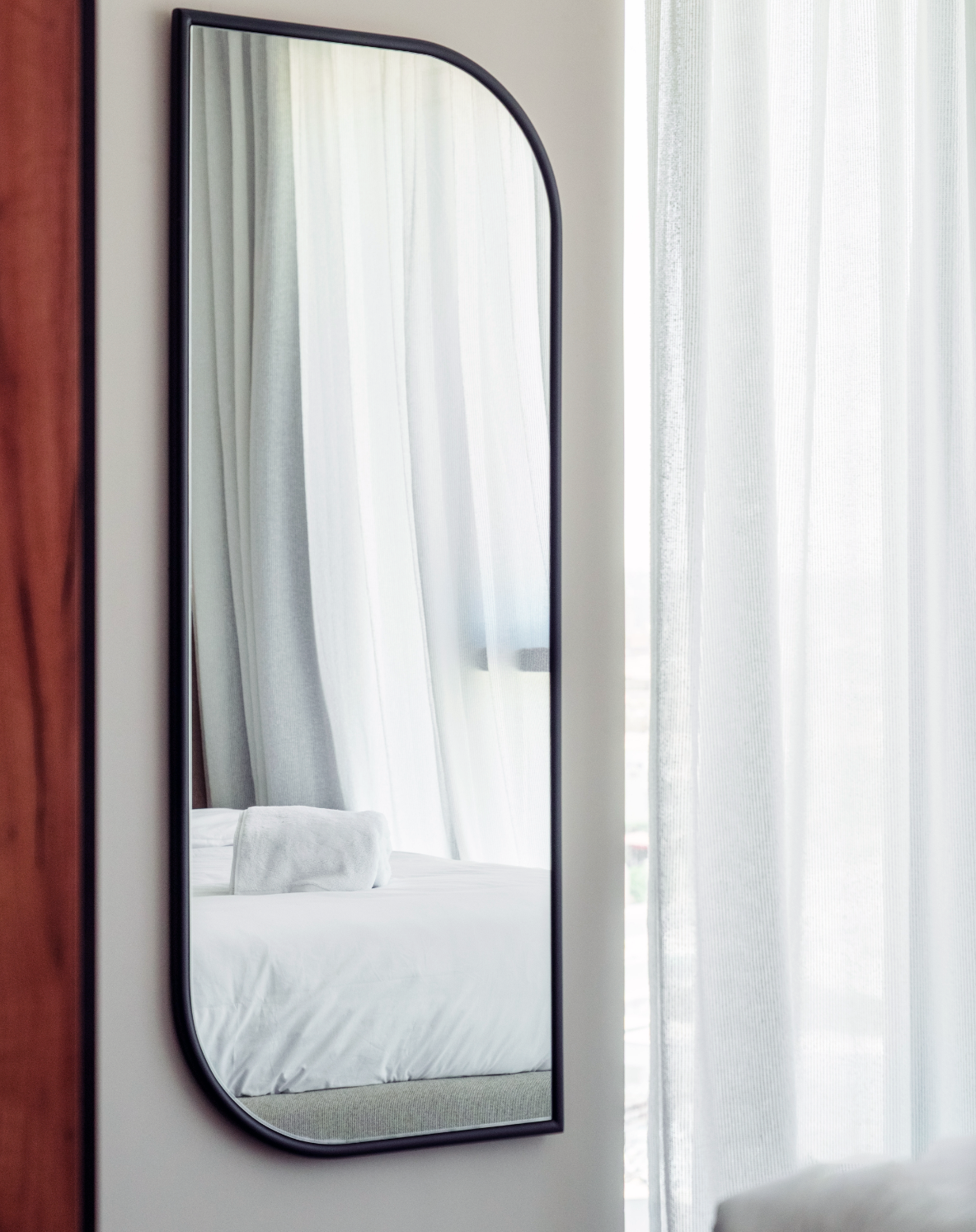 M14- Aesthetic Modern Mirror