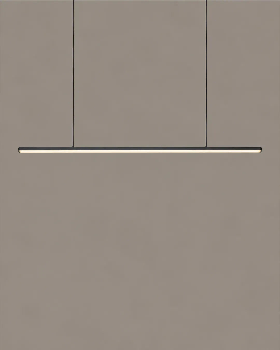 Lines Horizontal Pendant isolated product view, pendant with a restrained horizontal line (view 3) | دلاية لاينز الأفقية، تشطيب أسود بخط أفقي