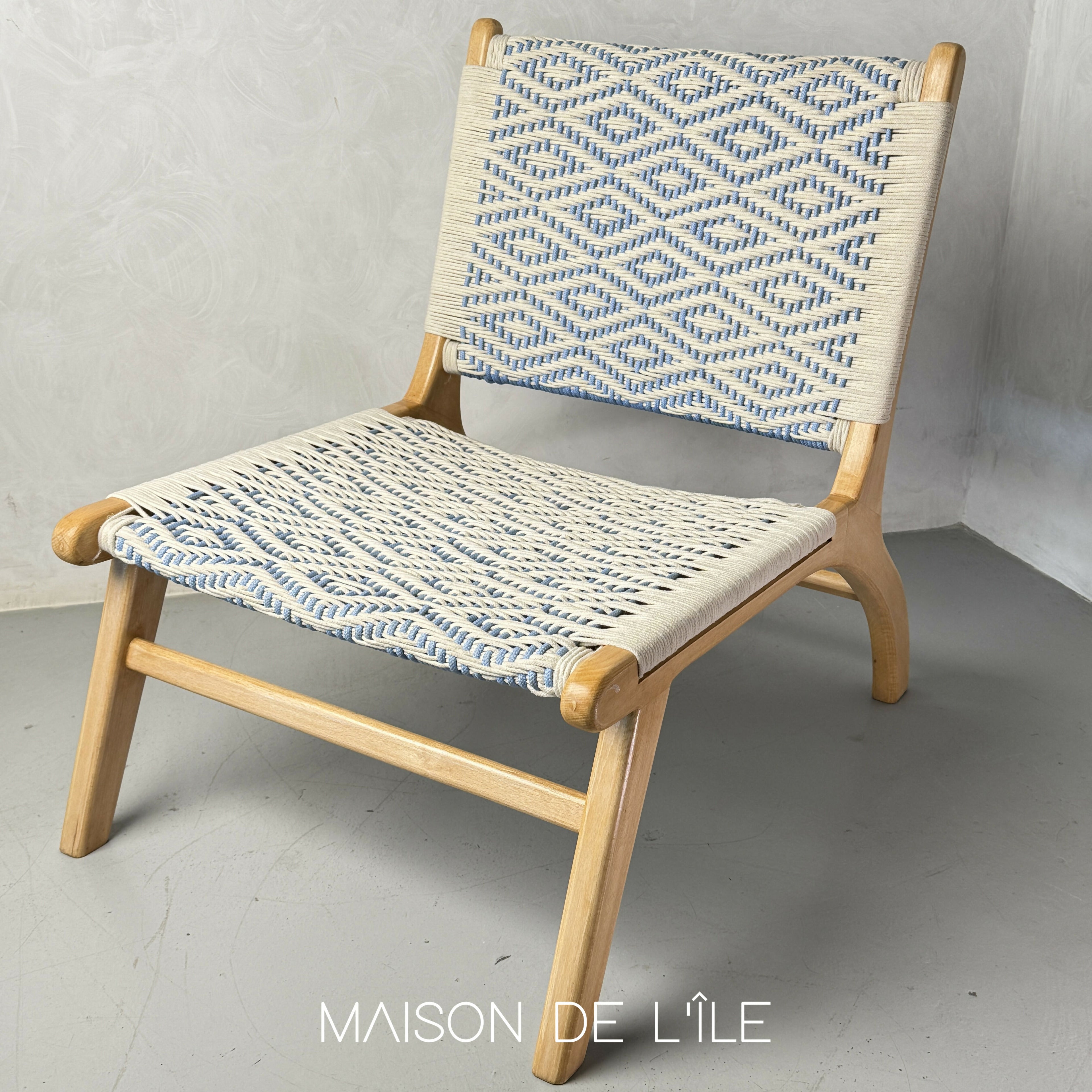 Manoria Chair