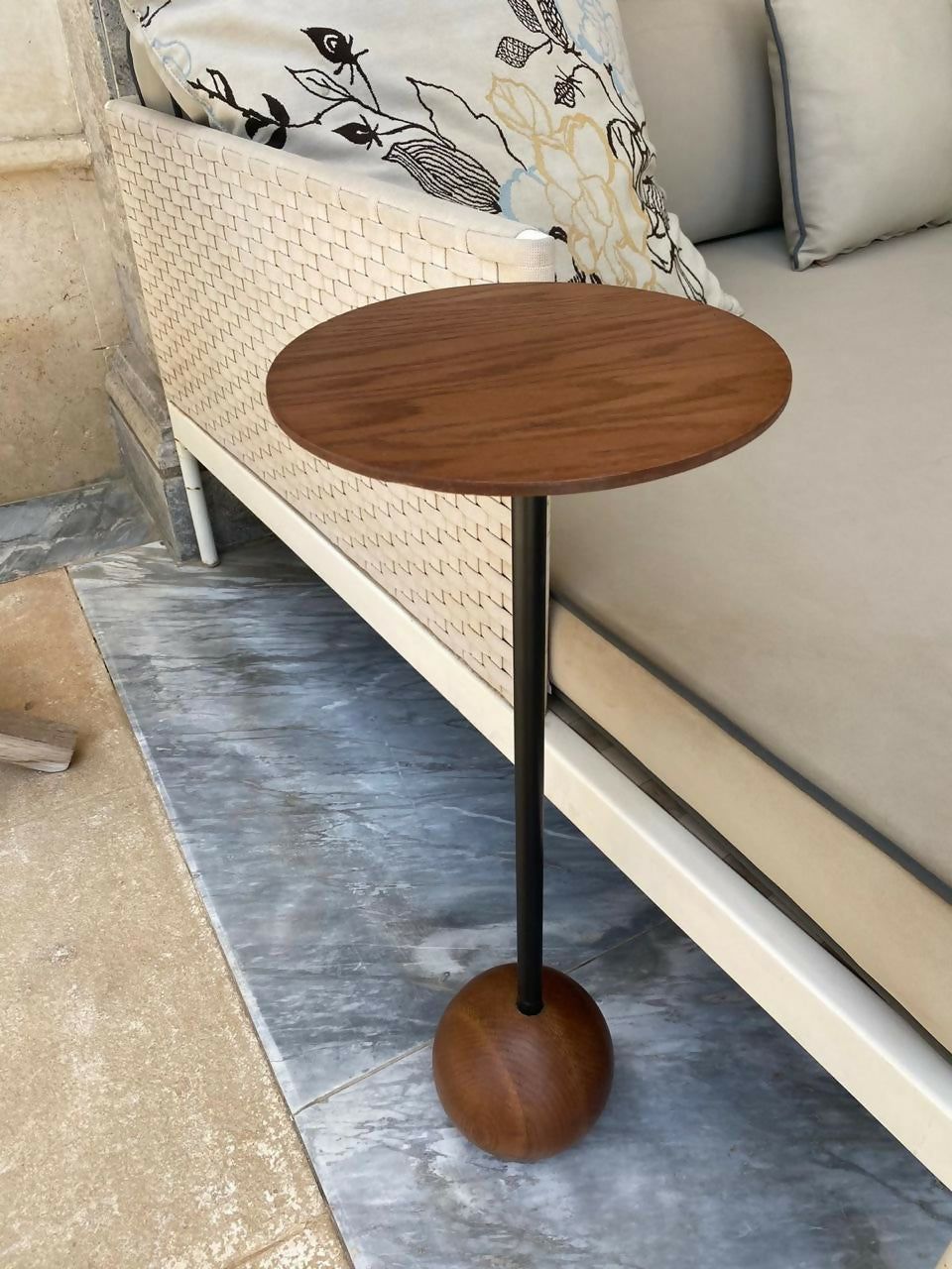 Light Sidetable