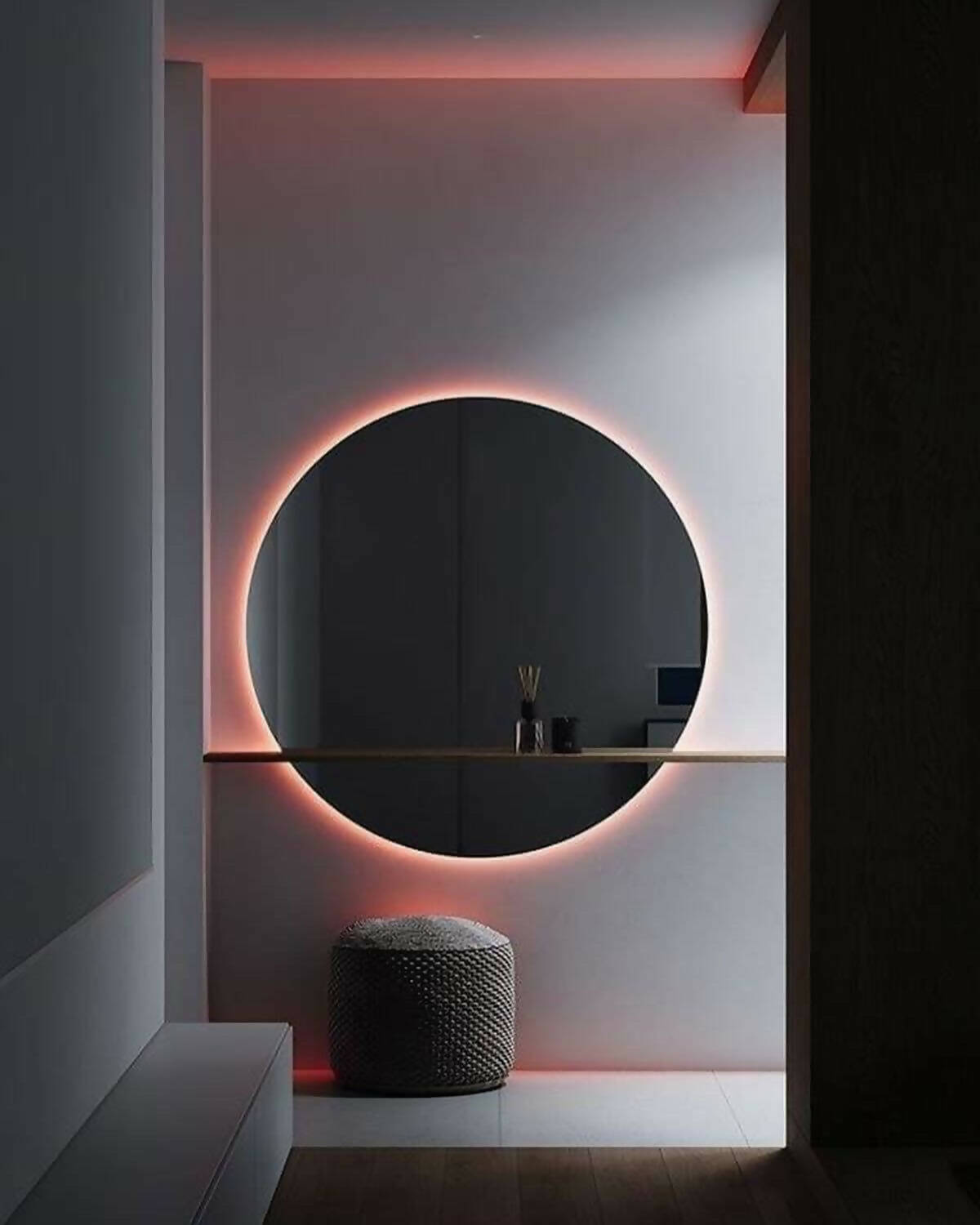 M46- Aesthetic Modern Mirror With Lighting And Touch Switch