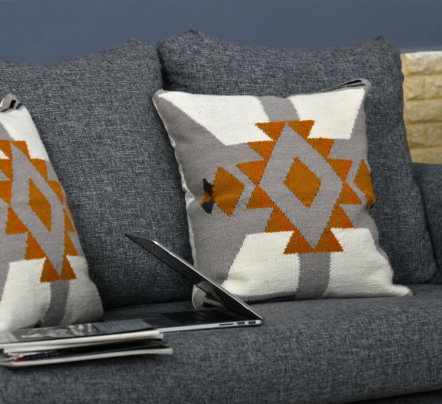 ShiningSunWoolKilimCushion1