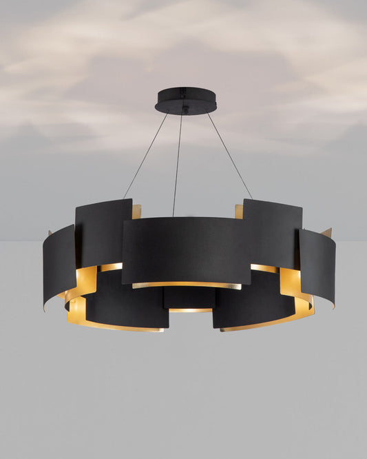 Offset pendant with geometric suspended structure creating warm ambient lighting / إضاءة معلقة بتكوين هندسي متوازن تضيف إضاءة دافئة ولمسة عصرية