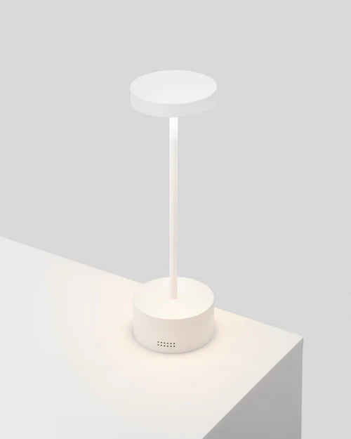 Slender Wireless Table Lamp