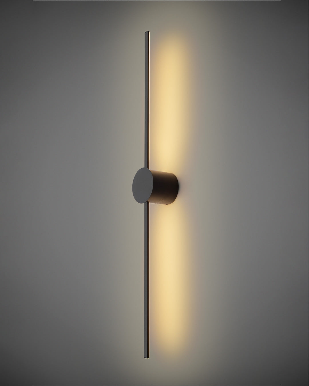 Double lines black circle wall lamp with vertical indirect lighting – مصباح حائط دائري أسود بخطين وإضاءة غير مباشرة بتصميم رأسي