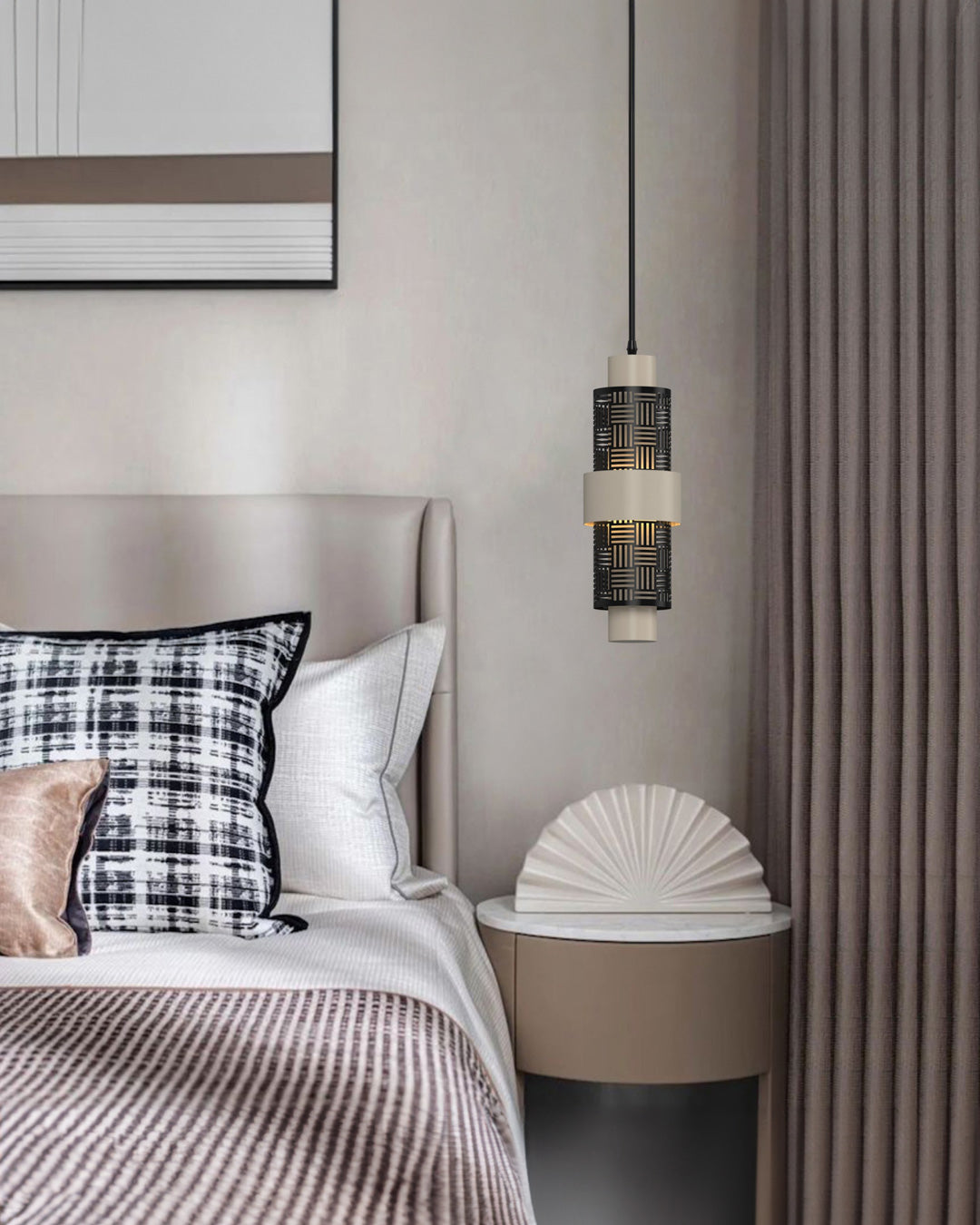 Mellow pendant light with smooth rounded design providing soft warm ambient lighting / إضاءة معلقة بتصميم ناعم وانسيابي توفّر إضاءة دافئة ومريحة