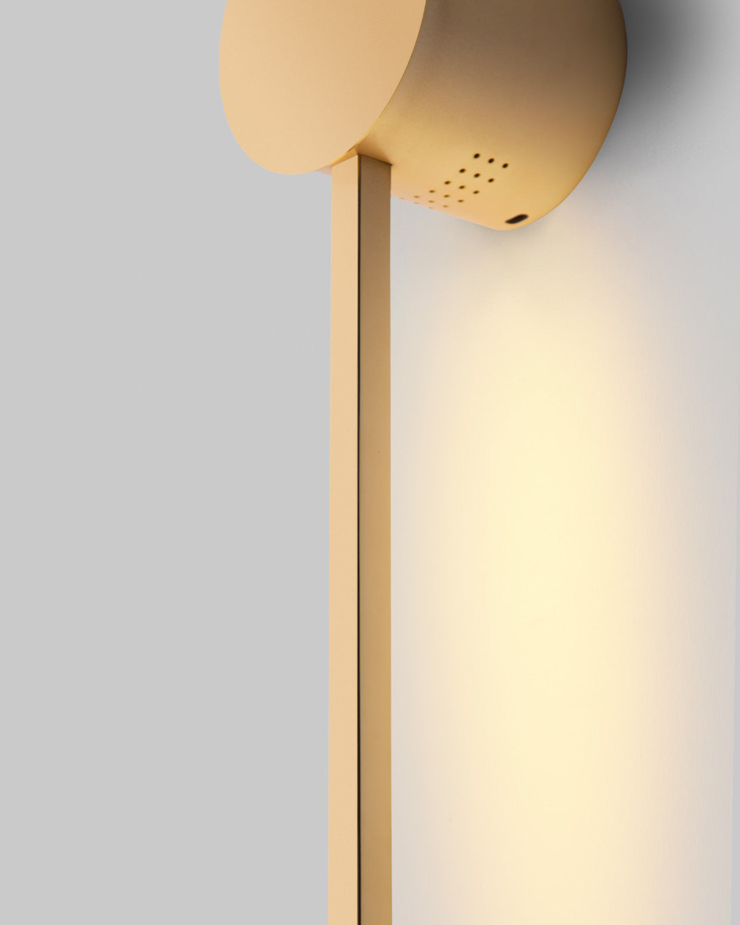 Lines gold circle wall lamp with minimalist circular design and soft indirect lighting | مصباح حائط لاينز دائري ذهبي بتصميم بسيط وإضاءة غير مباشرة ناعمة