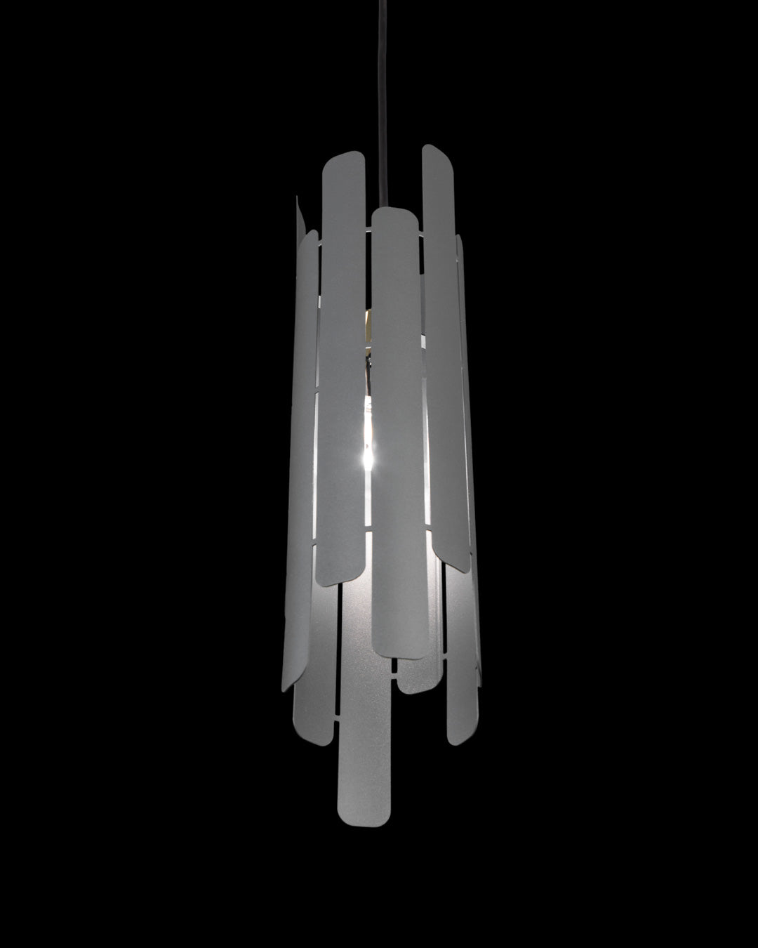 Tempo pendant lamp with vertical sculptural form providing warm ambient light / مصباح معلق تيمبو بتصميم نحتي عمودي يوفّر إضاءة محيطية دافئة