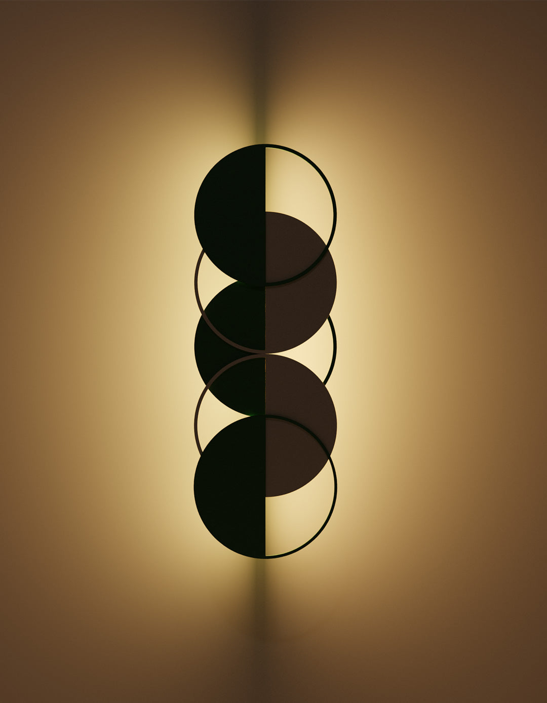 Seasons wall lamp with modern circular design and soft ambient lighting for interiors | مصباح حائط سيزونز بتصميم دائري عصري وإضاءة محيطية ناعمة للمساحات الداخلية