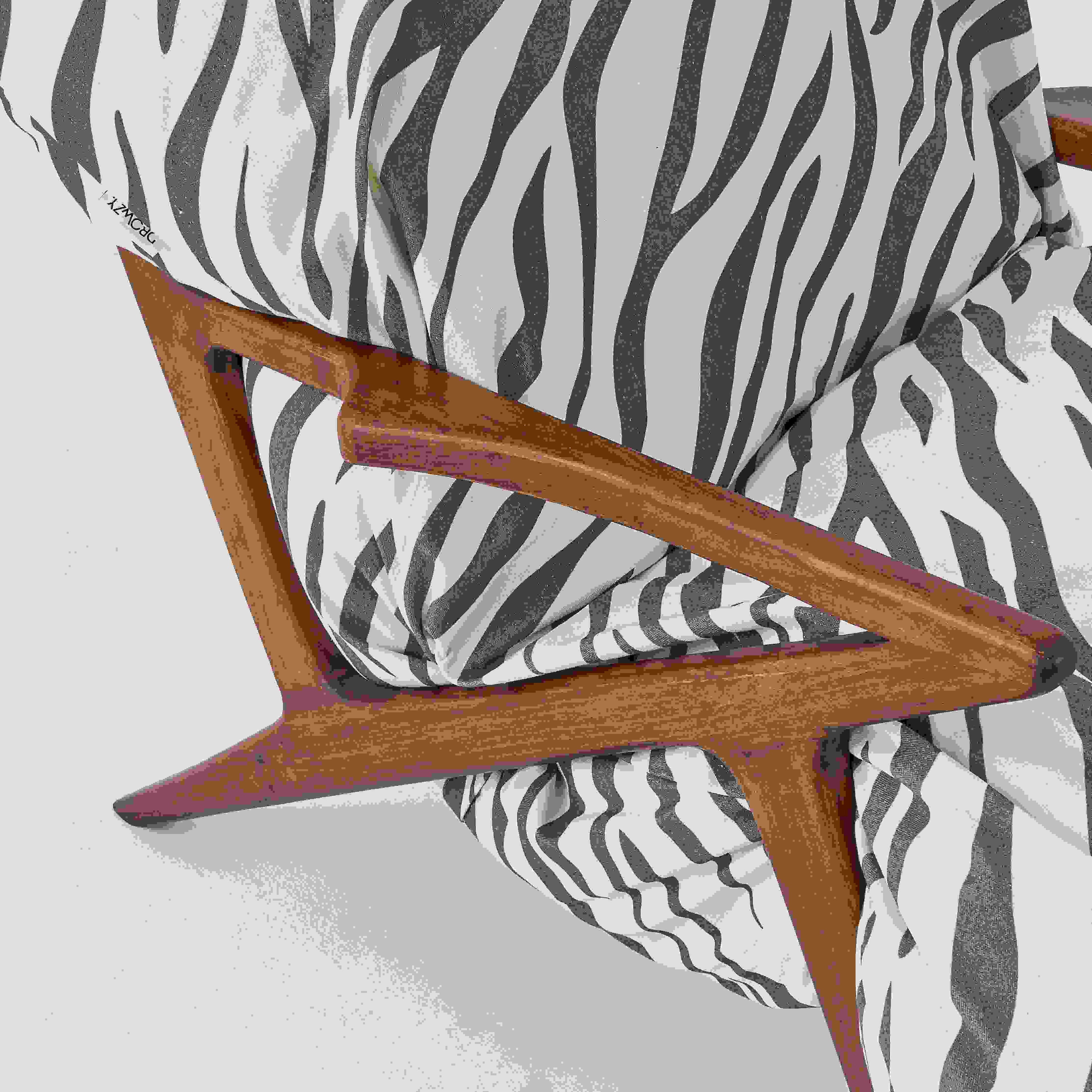 "Pillow" - Lounge Chair