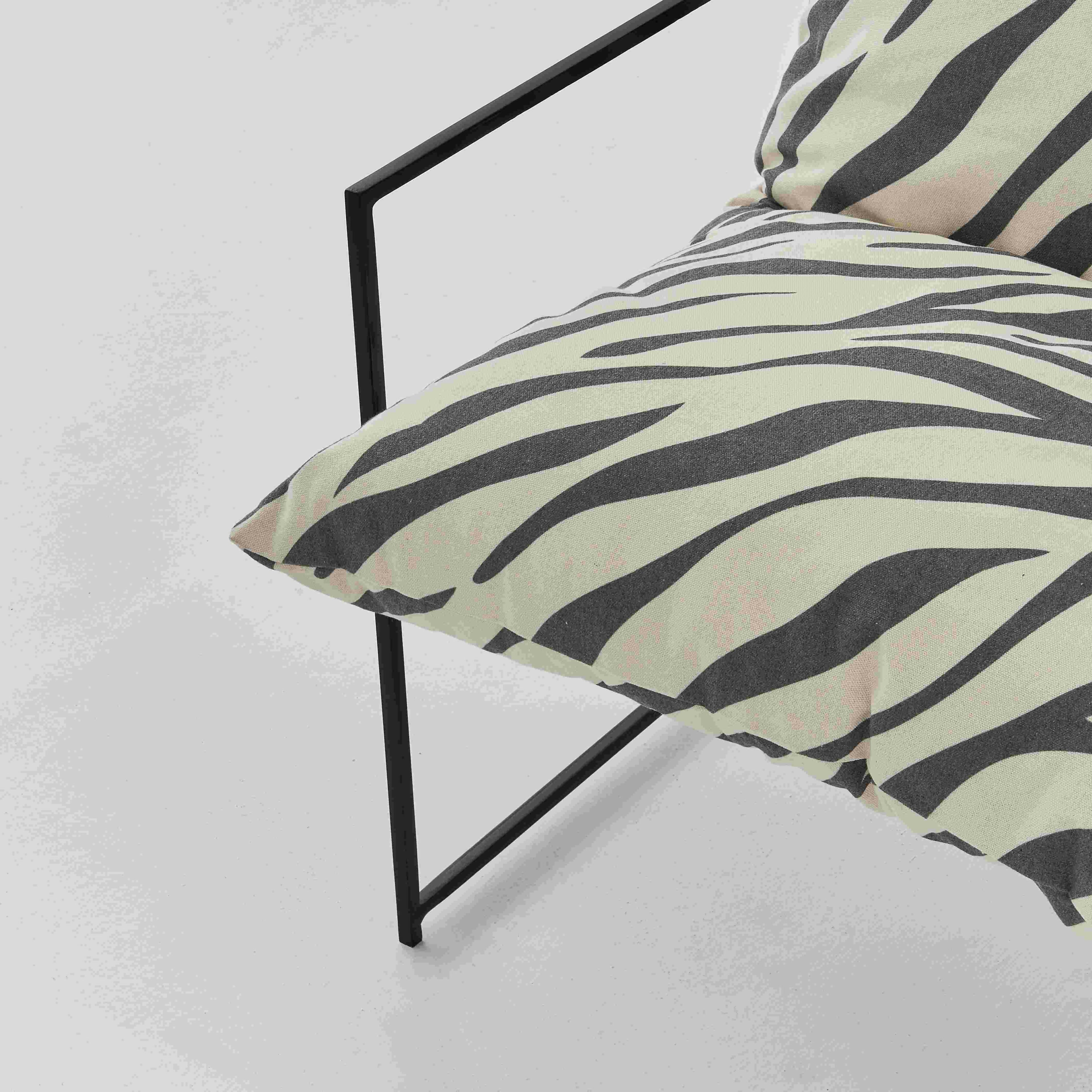 "Hollow-C" - Armchair