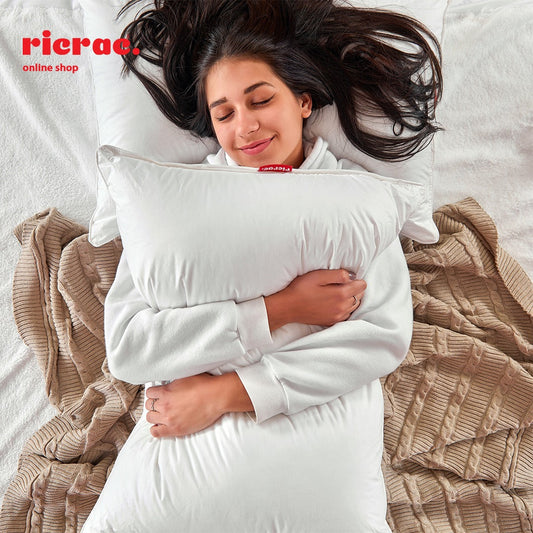 Luxurious Plain Hotel Pillow