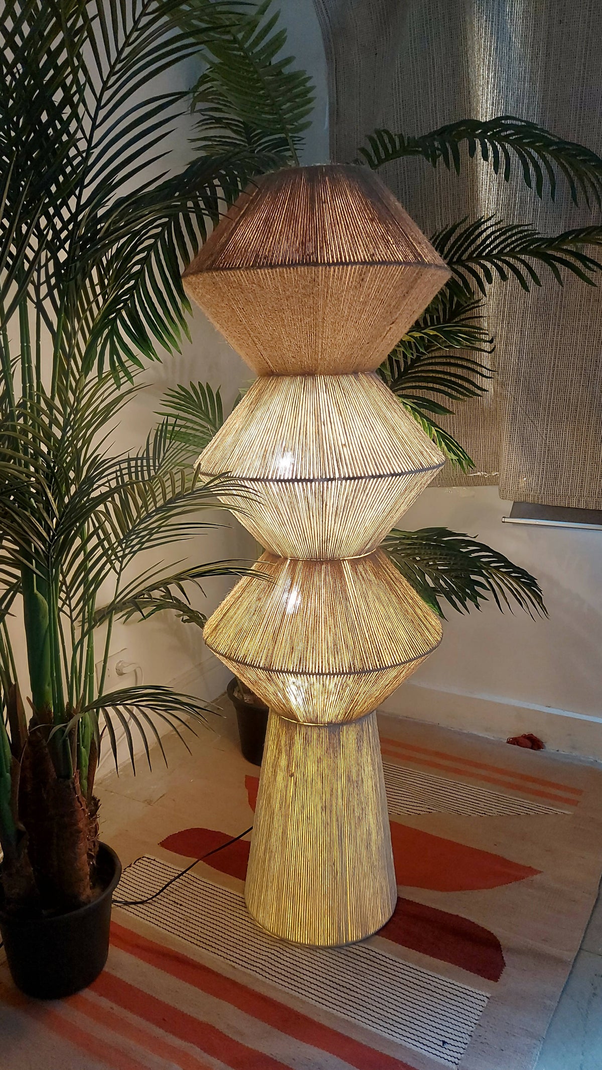 Amara Lamp