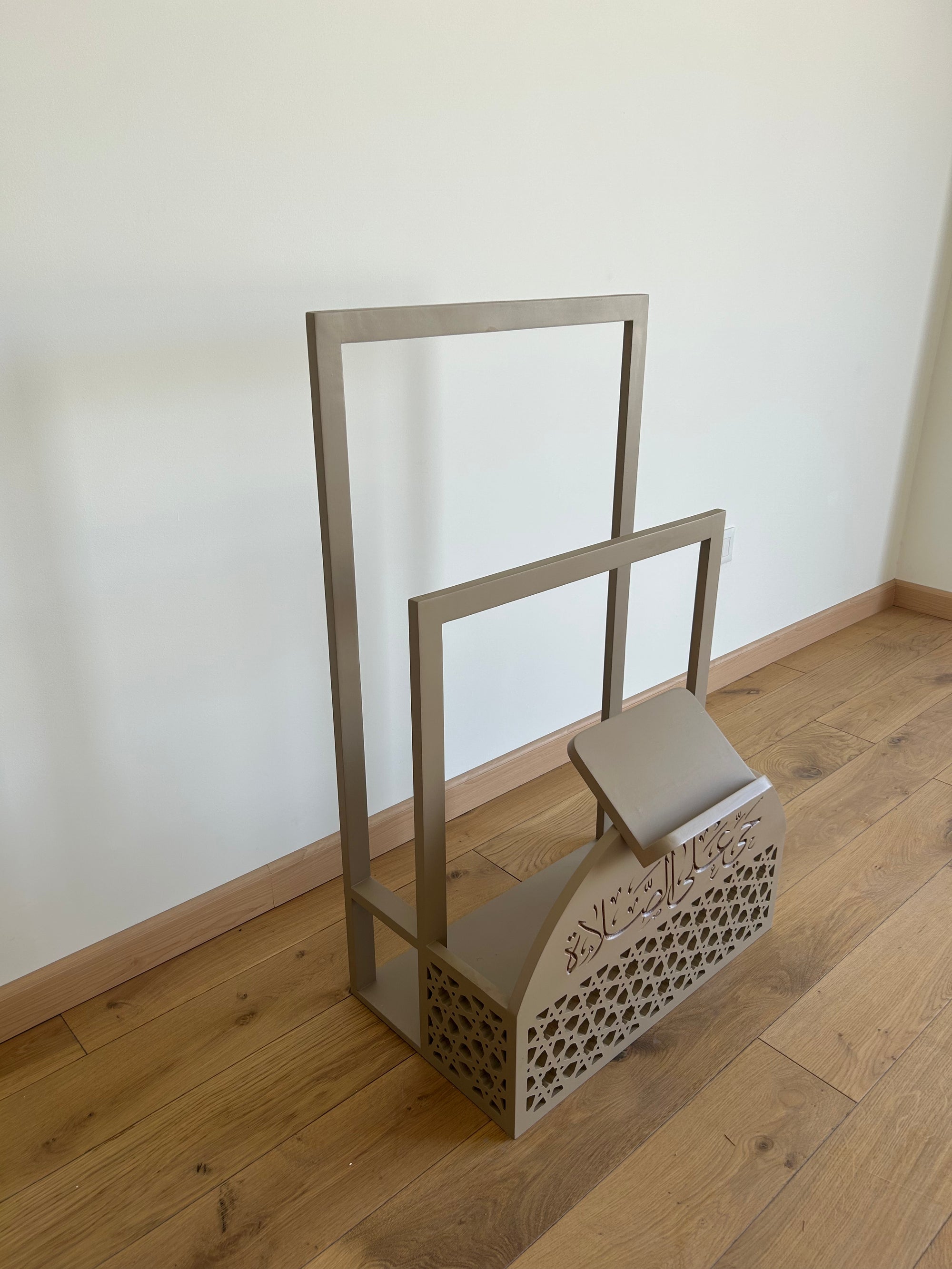 Classic Prayer Stand
