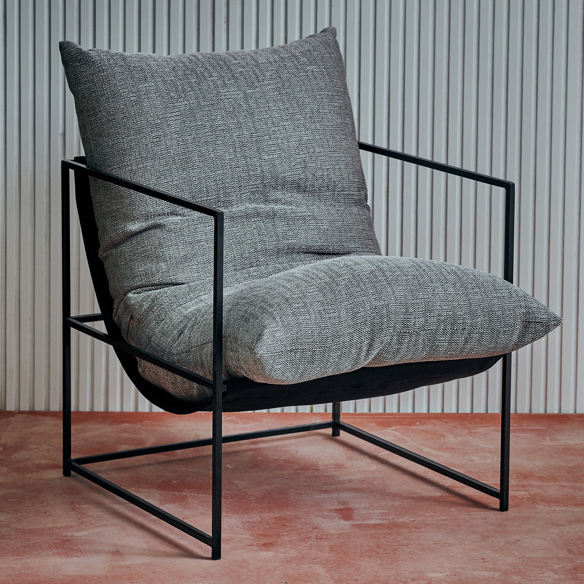 "Hollow-C" - Armchair