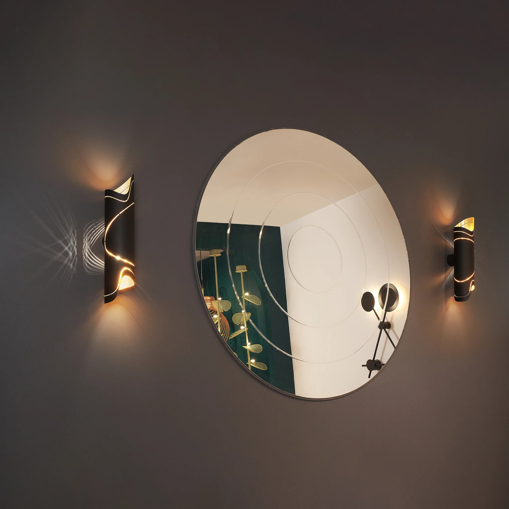 Waves Wall Lamp